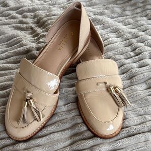 CECELIA NEW YORK Beige Patent Loafers with Tassels